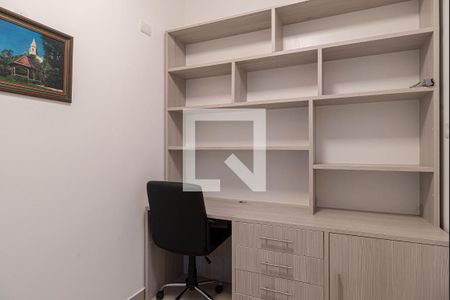 Apartamento à venda com 180m², 3 quartos e 1 vaga Apartamento à venda com 180m², 3 quartos e 1 vagaEscritório