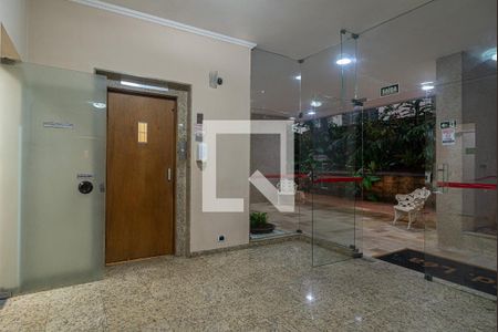 Apartamento à venda com 180m², 3 quartos e 1 vaga Apartamento à venda com 180m², 3 quartos e 1 vagaÁrea comum - Elevador