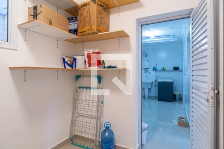 Apartamento à venda com 180m², 3 quartos e 1 vaga Apartamento à venda com 180m², 3 quartos e 1 vagaEscritório