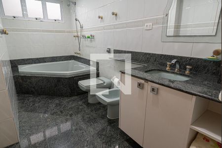 Apartamento à venda com 180m², 3 quartos e 1 vaga Apartamento à venda com 180m², 3 quartos e 1 vagaBanheiro da Suíte