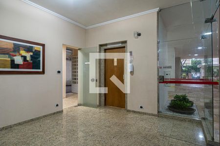 Apartamento à venda com 180m², 3 quartos e 1 vaga Apartamento à venda com 180m², 3 quartos e 1 vagaÁrea comum - Elevador