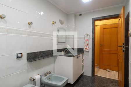 Apartamento à venda com 180m², 3 quartos e 1 vaga Apartamento à venda com 180m², 3 quartos e 1 vagaBanheiro da Suíte