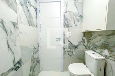 Apartamento à venda com 84m², 2 quartos e 2 vagas Apartamento à venda com 84m², 2 quartos e 2 vagasBanheiro da Suíte 1