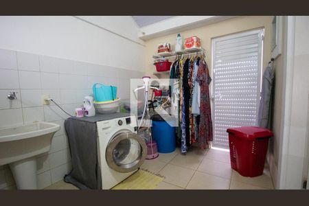 Casa de condomínio à venda com 280m², 5 quartos e 4 vagasCozinha e Área de Serviço