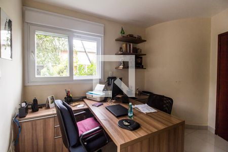 Casa de condomínio à venda com 849m², 4 quartos e 6 vagas Casa de condomínio à venda com 849m², 4 quartos e 6 vagasEscritório