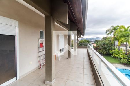 Casa de condomínio à venda com 849m², 4 quartos e 6 vagas Casa de condomínio à venda com 849m², 4 quartos e 6 vagasVaranda da Suíte 1