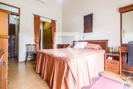 Casa de condomínio à venda com 849m², 4 quartos e 6 vagas Casa de condomínio à venda com 849m², 4 quartos e 6 vagasSuíte 1