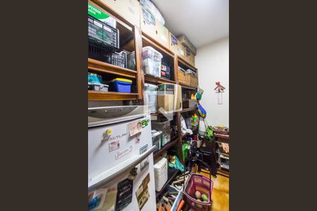 Casa de condomínio à venda com 849m², 4 quartos e 6 vagas Casa de condomínio à venda com 849m², 4 quartos e 6 vagasDespensa