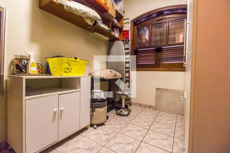 Casa de condomínio à venda com 849m², 4 quartos e 6 vagas Casa de condomínio à venda com 849m², 4 quartos e 6 vagasQuarto de Serviço