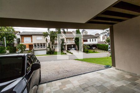 Casa de condomínio à venda com 849m², 4 quartos e 6 vagas Casa de condomínio à venda com 849m², 4 quartos e 6 vagasGaragem