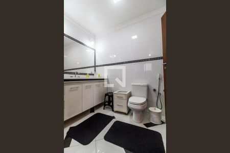 Casa de condomínio à venda com 849m², 4 quartos e 6 vagas Casa de condomínio à venda com 849m², 4 quartos e 6 vagasBanheiro da Suíte 3