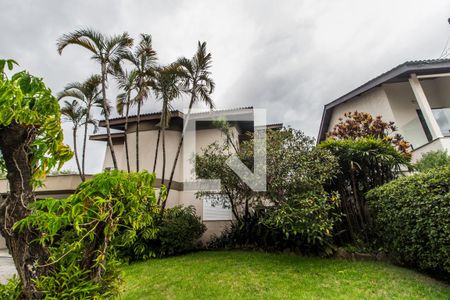 Casa de condomínio à venda com 849m², 4 quartos e 6 vagas Casa de condomínio à venda com 849m², 4 quartos e 6 vagasVista da Rua