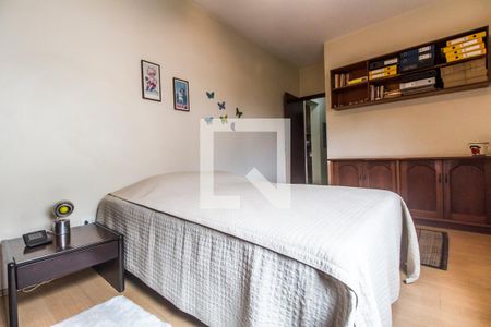 Casa de condomínio à venda com 849m², 4 quartos e 6 vagas Casa de condomínio à venda com 849m², 4 quartos e 6 vagasSuíte 4