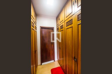 Casa de condomínio à venda com 849m², 4 quartos e 6 vagas Casa de condomínio à venda com 849m², 4 quartos e 6 vagasSuíte 1