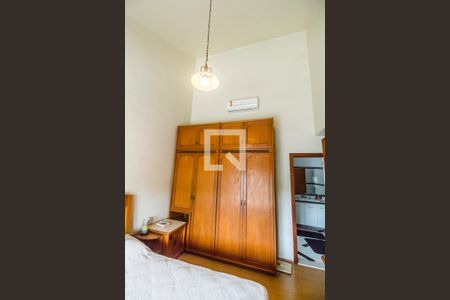 Casa de condomínio à venda com 849m², 4 quartos e 6 vagas Casa de condomínio à venda com 849m², 4 quartos e 6 vagasDetalhe