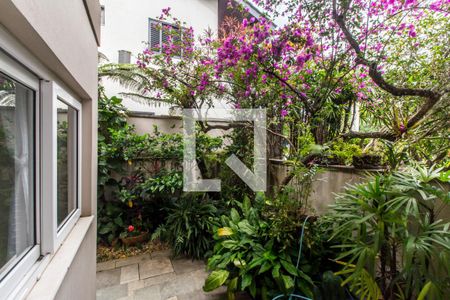 Casa de condomínio à venda com 849m², 4 quartos e 6 vagas Casa de condomínio à venda com 849m², 4 quartos e 6 vagasVista do Escritório