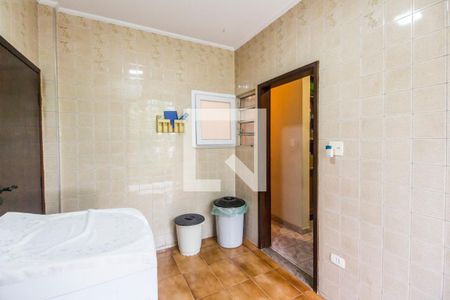 Casa de condomínio à venda com 849m², 4 quartos e 6 vagas Casa de condomínio à venda com 849m², 4 quartos e 6 vagasÁrea de Serviço