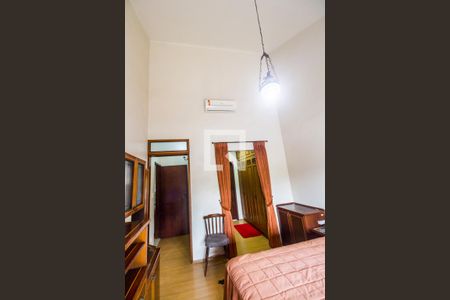 Casa de condomínio à venda com 849m², 4 quartos e 6 vagas Casa de condomínio à venda com 849m², 4 quartos e 6 vagasSuíte 1