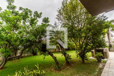 Casa de condomínio à venda com 849m², 4 quartos e 6 vagas Casa de condomínio à venda com 849m², 4 quartos e 6 vagasQuintal