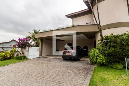 Casa de condomínio à venda com 849m², 4 quartos e 6 vagas Casa de condomínio à venda com 849m², 4 quartos e 6 vagasGaragem