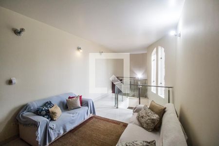 Casa de condomínio à venda com 849m², 4 quartos e 6 vagas Casa de condomínio à venda com 849m², 4 quartos e 6 vagasSala de TV 2