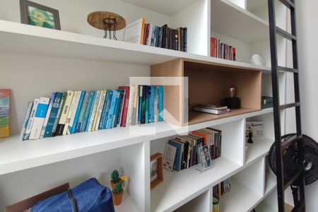 Casa de condomínio à venda com 200m², 3 quartos e 4 vagas Casa de condomínio à venda com 200m², 3 quartos e 4 vagasEscritório