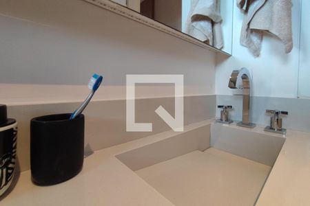 Casa de condomínio à venda com 200m², 3 quartos e 4 vagas Casa de condomínio à venda com 200m², 3 quartos e 4 vagasBanheiro Suíte 3