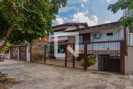 Casa à venda com 424m², 3 quartos e 4 vagasFachada