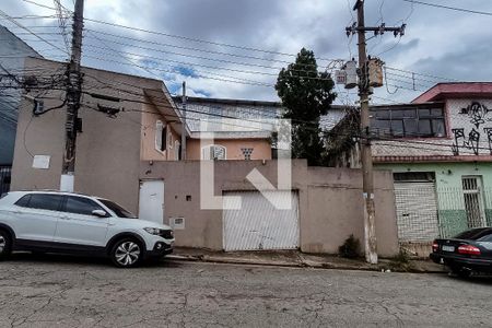Casa à venda com 400m², 2 quartos e 3 vagas Casa à venda com 400m², 2 quartos e 3 vagasFachada Casa 2