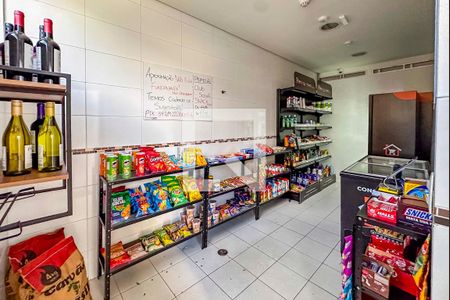 Apartamento à venda com 100m², 3 quartos e 2 vagas Apartamento à venda com 100m², 3 quartos e 2 vagasMini Mercado