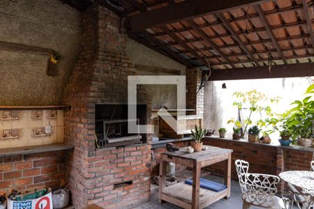 Casa à venda com 337m², 4 quartos e 3 vagas Casa à venda com 337m², 4 quartos e 3 vagasChurrasqueira