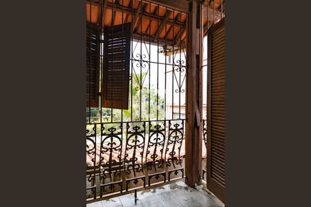 Casa à venda com 337m², 4 quartos e 3 vagas Casa à venda com 337m², 4 quartos e 3 vagasVaranda