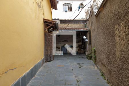 Casa à venda com 337m², 4 quartos e 3 vagas Casa à venda com 337m², 4 quartos e 3 vagasÁrea de Serviço