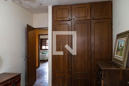 Casa à venda com 337m², 4 quartos e 3 vagas Casa à venda com 337m², 4 quartos e 3 vagasQuarto 2