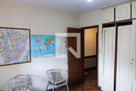 Casa à venda com 337m², 4 quartos e 3 vagas Casa à venda com 337m², 4 quartos e 3 vagasQuarto 1