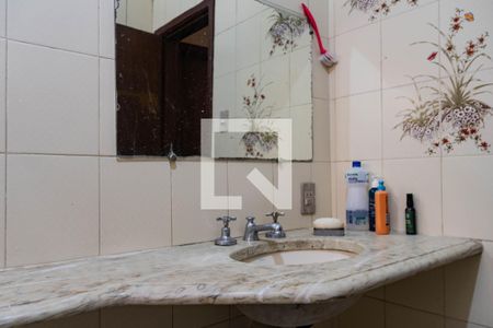 Casa à venda com 337m², 4 quartos e 3 vagas Casa à venda com 337m², 4 quartos e 3 vagasBanheiro Social