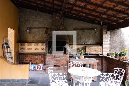 Casa à venda com 337m², 4 quartos e 3 vagas Casa à venda com 337m², 4 quartos e 3 vagasChurrasqueira