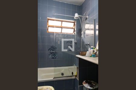 Casa à venda com 337m², 4 quartos e 3 vagas Casa à venda com 337m², 4 quartos e 3 vagasBanheiro da Suíte