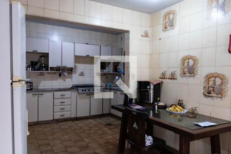 Casa à venda com 337m², 4 quartos e 3 vagas Casa à venda com 337m², 4 quartos e 3 vagasCozinha