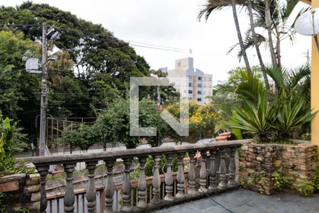 Casa à venda com 337m², 4 quartos e 3 vagas Casa à venda com 337m², 4 quartos e 3 vagasVaranda