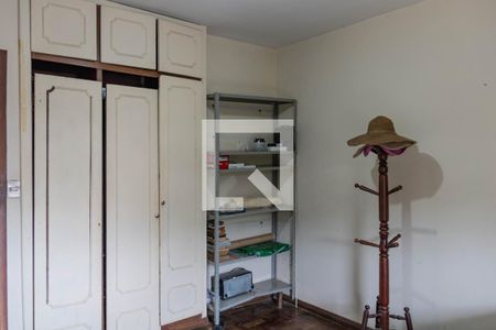 Casa à venda com 337m², 4 quartos e 3 vagas Casa à venda com 337m², 4 quartos e 3 vagasQuarto 1