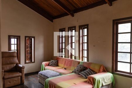 Casa à venda com 337m², 4 quartos e 3 vagas Casa à venda com 337m², 4 quartos e 3 vagasSala 2