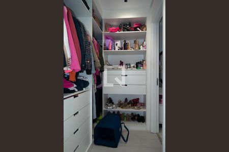 Apartamento à venda com 77m², 2 quartos e 2 vagas Apartamento à venda com 77m², 2 quartos e 2 vagasCloset