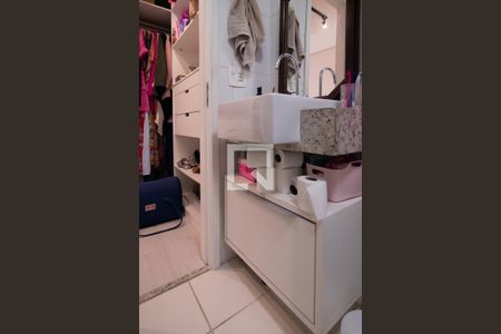 Apartamento à venda com 77m², 2 quartos e 2 vagas Apartamento à venda com 77m², 2 quartos e 2 vagasBanheiro