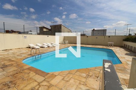 Apartamento à venda com 180m², 3 quartos e 4 vagas Apartamento à venda com 180m², 3 quartos e 4 vagasÁrea comum - Piscina