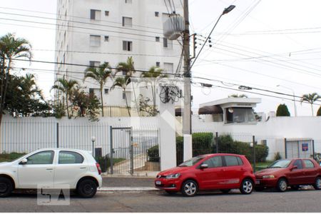 Apartamento à venda com 180m², 3 quartos e 4 vagas Apartamento à venda com 180m², 3 quartos e 4 vagasFachada e portaria