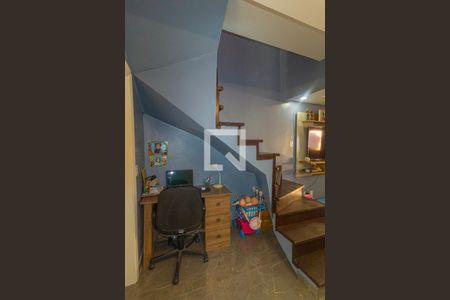 Sala de casa de condomínio para alugar com 2 quartos, 65m² em Rio Branco, Canoas
