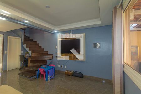 Sala de casa de condomínio para alugar com 2 quartos, 65m² em Rio Branco, Canoas