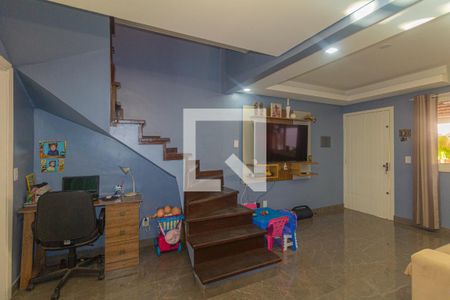 Sala de casa de condomínio para alugar com 2 quartos, 65m² em Rio Branco, Canoas
