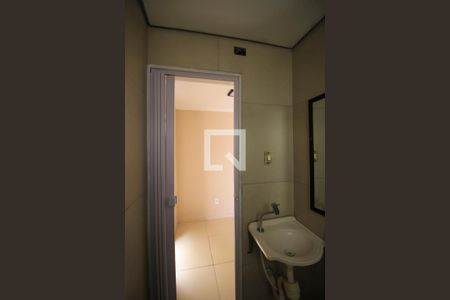 Banheiro da Suíte de casa para alugar com 2 quartos, 45m² em Vila Tolstoi, São Paulo